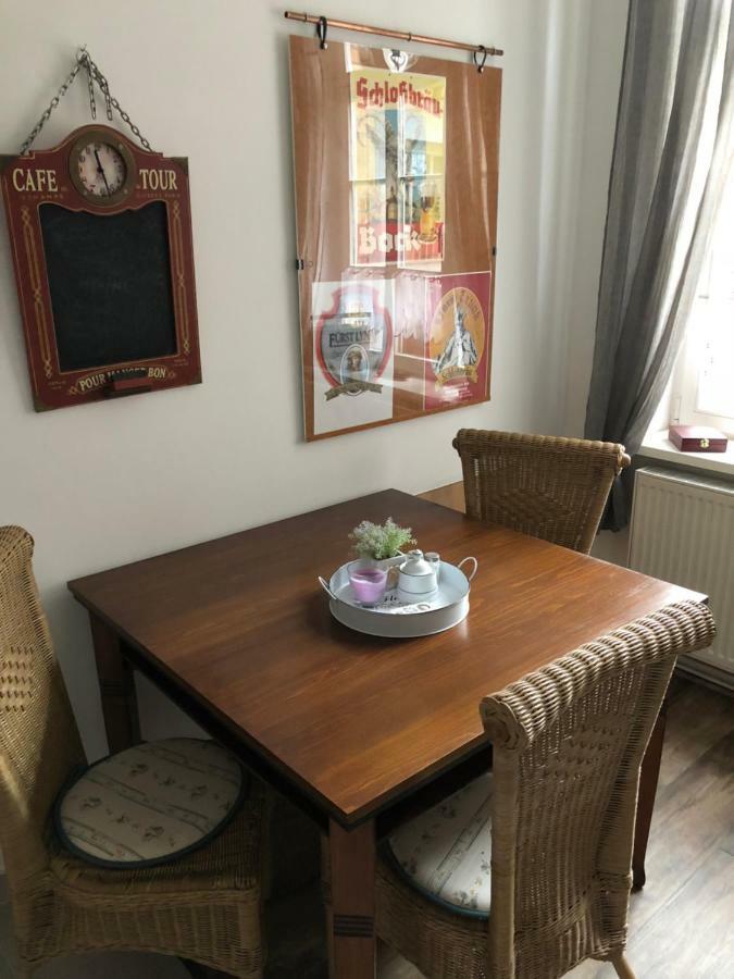 Alte Schule Cafe Und Pension Drehna Ngoại thất bức ảnh
